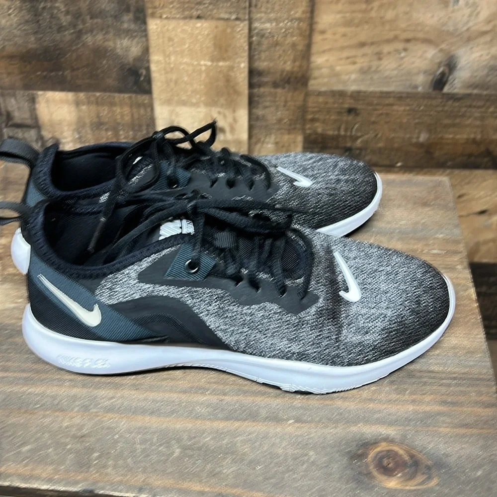 Nike Black Flex Trainer Sneaker Shoes‎ AQ7491-002 Women's Size 7.5